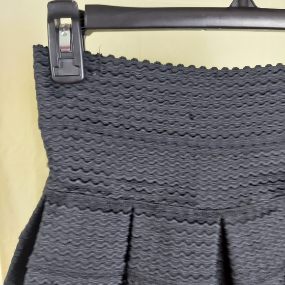 ANTHROPOLOGIE Structured Skater Skirt XS/S - Picture 2 of 14